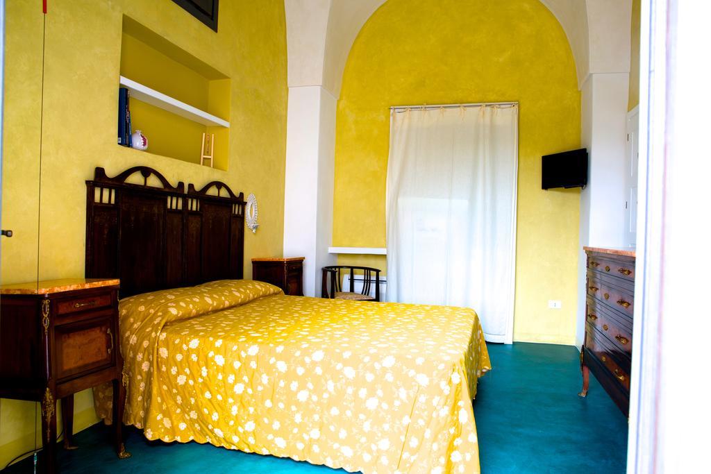 Le Maioliche Hotel Scauri  Exterior photo